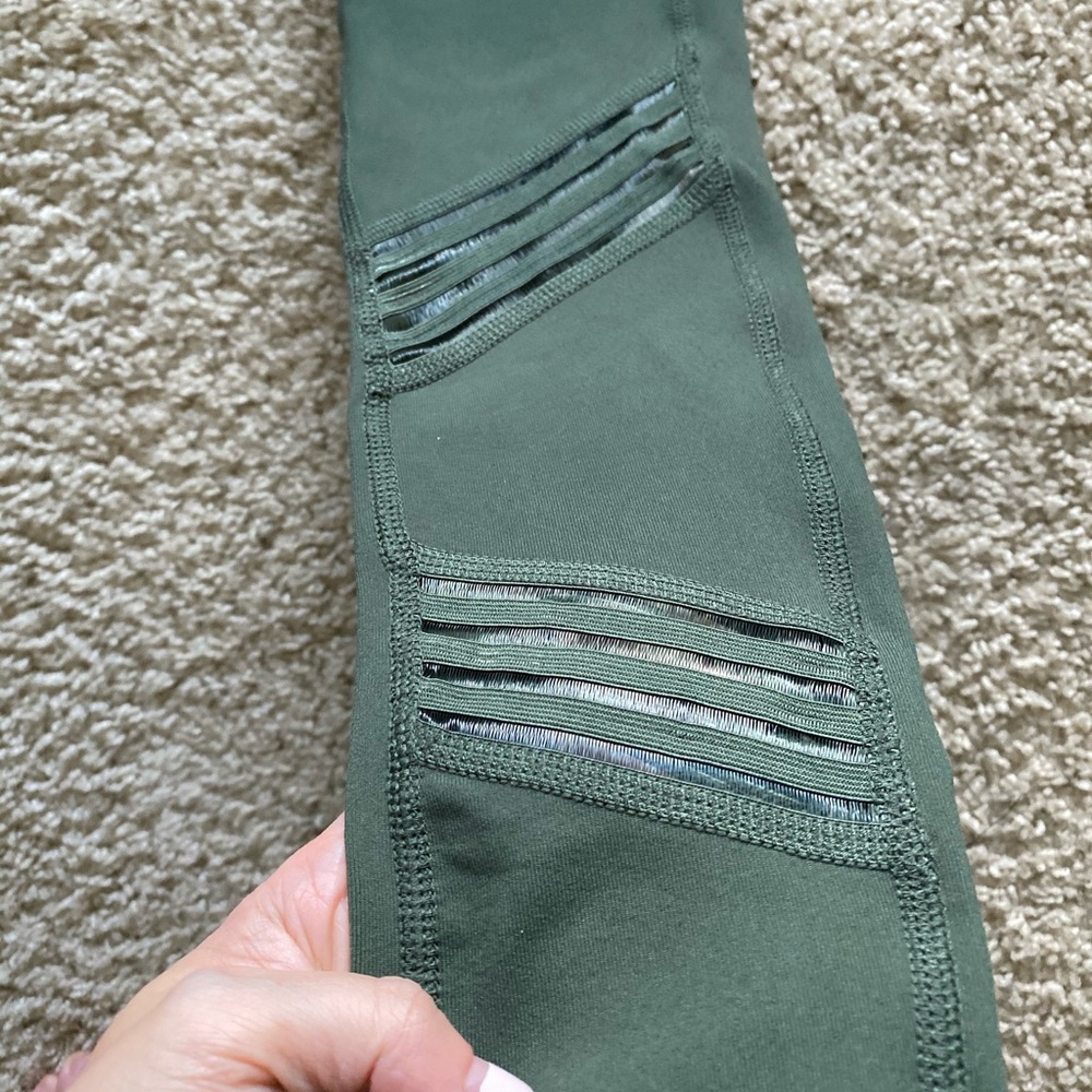 ALO Yoga Green Multi Legging Sz Large - Picture 6 of 15